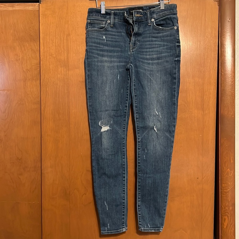 Size 4/27 R Lucky Brand Ava Skinny Jean w/ Rips (Mid Rise, Medium Wash)